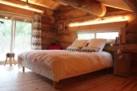 Authentic log in the heart of the pine forest for 10 people - 小木屋