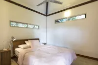 Fantastic Whale's Tail View, Private, Modern Villa with Pool & River Access - Balkon