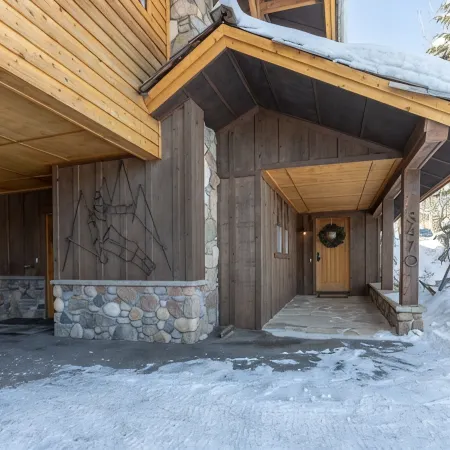 Trinity :Sleeps 10- HotTub-GameRoom-Huge Kitchen-Perfect4Groups Tram & Mtn View