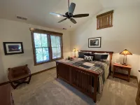 Luxury Mammoth townhouse at The Lodges in Snowcreek VI. 2 car garage<br>5 stars