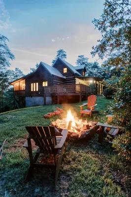 VALKYRIE Secluded Romantic River Cabin River and Mountain Views Log/Stone Cabin