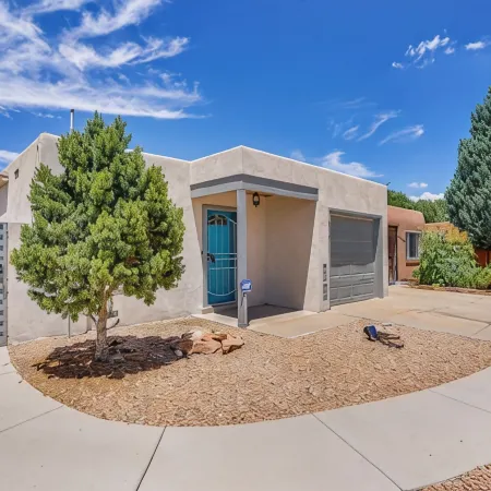 Comfy, contemporary, quiet retreat with views of the Petroglyphs