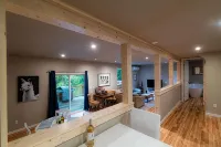 Cobb Mountain Chalet King Size Suite