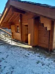 Very pretty, all-inclusive, family chalet (50 m from the slope)