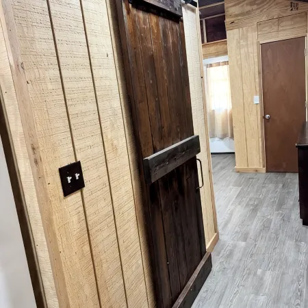 Cozy cabin in charming Ponca City with WiFi, AC