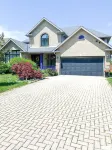 6BR • Sleeps 12 • Stocked Kitchen • 10-Min Stroll to Lake Huron