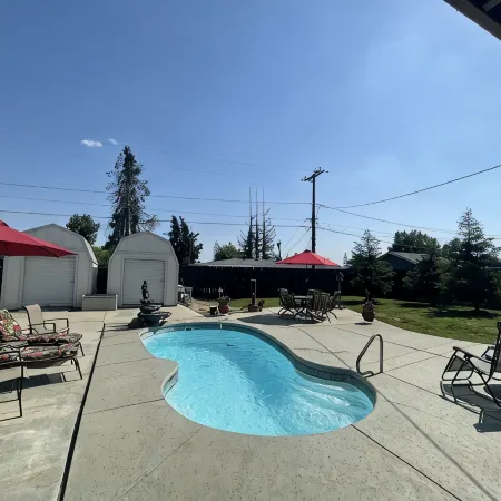 Tulare’s RARE FIND with a pool! Located in the Heart of California’s farmlands!