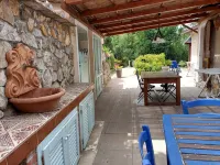 Near the bellisima Straccoligno beach cared apartment. - Wifi