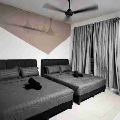 Senai 14pax The Joyous Home Pooltable Airport JPO Rooms