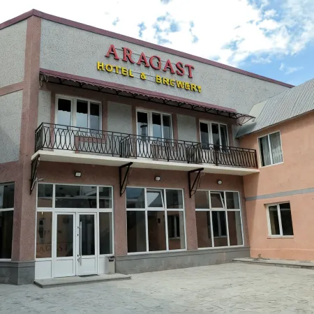 Aragast Hotel Отели в г. Севан
