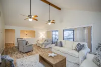 Spacious Vacation Home: Sleeps 16, 1/2 mi to Beach & Boat Ramp - Family Friendly - 3성급