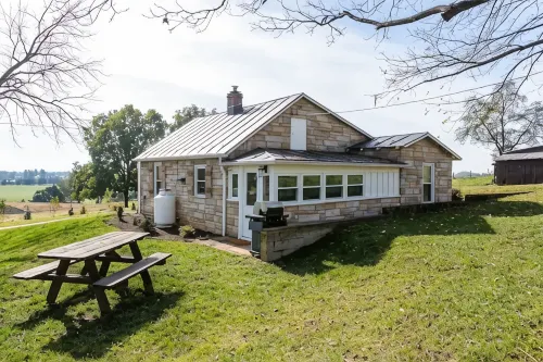Luxury Farm Cottage, Hot Tub, Sauna,Massage,Shenandoah Views, Pet Friendly