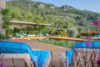 "villa in Mallorca. Infinite Blue Over the Mountains of the Serra de Tramuntana" - Villas