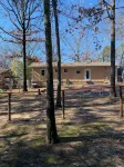 Pet-Friendly 3-bedroom neighborhood home close to shopping, lake and river - Wifi