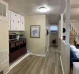 2-bedroom Carriage House in downtown Topeka - AC  high speed Wi-Fi & parking