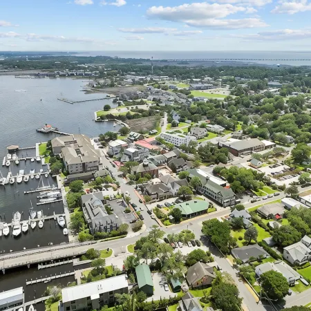 Downtown Manteo Studio - 12 minutes to OBX beaches!