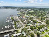 Downtown Manteo Studio - 12 minutes to OBX beaches! - balcony