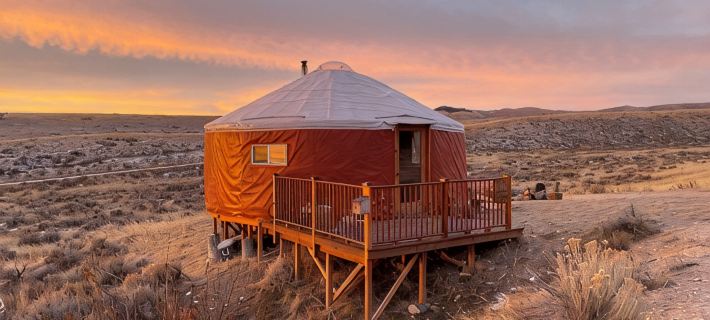 Meadowlark Yurt in Dillon with WiFi Hotels in Beaverhead County