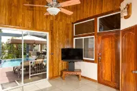 6 Bdr Villa / Rooftop with amazing views/ Centrally Located - Villas