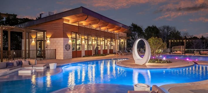 Boulevard Stays - Spring Creek Hotels in Richardson