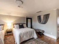 Charming Retro & Stylishly Updated Mid-Century Apartment Retreat Near Downtown Hotels in Stanly County