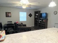 Cozy country hideaway just outside Neosho, No pets and No smoking - 2-Star