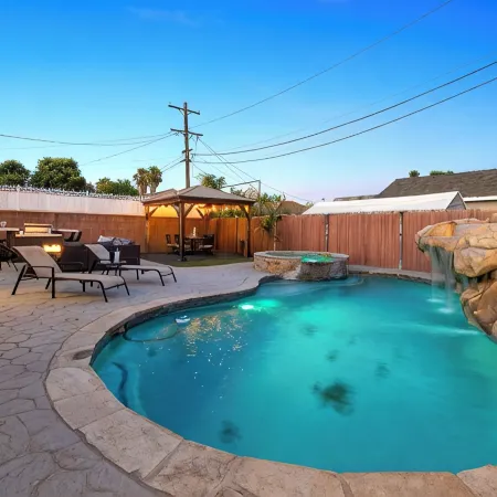 Golden Paradise POOL SPA FUN