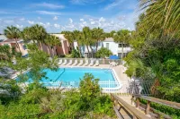 Relax Beachside in our private neighborhood with all the comforts you need! - Wifi
