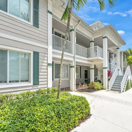 GreenLinks at Lely Resort · King Bed · Lake View · Golf · Sleeps 6