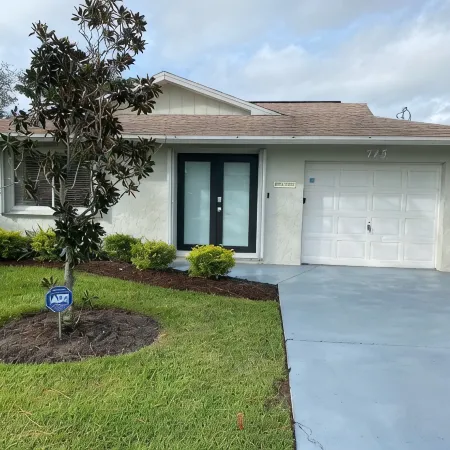 GEM! 3 BR BEACH HOUSE w/ HEATED POOL, short ride to the beach!