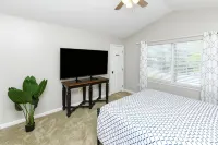 Beautiful Villa in Myrtle Beach within 4 min walk to the beach