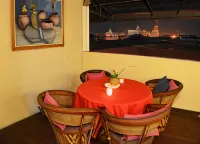 Hotel Los Balcones Leon - breakfast