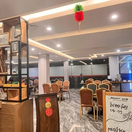Hotel Mustika Senen Отели рядом с достопримечательностью «Площадь Atrium»