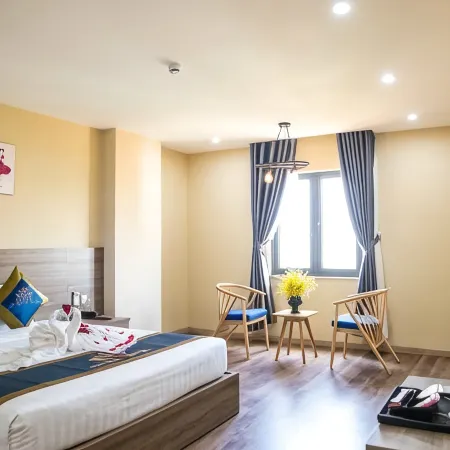 La Mia Lakeview Hotel