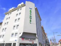 Brit Hotel Calais Hotels near Gare