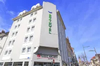 Brit Hotel Calais - Strand