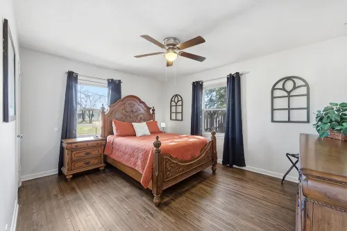 Hot Tub - Fire Pit- Arcade Games - Bungalows