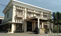 Hotel Cepu Indah 1 - parking