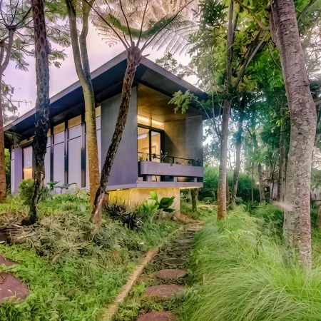 Mahesa 5 W/ Pool, Garden & Mini Zoo