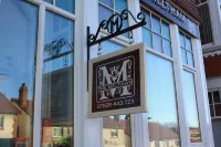 The Meltham Guesthouse Scarborough - Guest houses