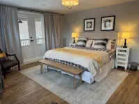 Luxury Tremblant Chalet • Hot Tub • Fireplace • Firepit • BBQ • 7 Min to Ski -  Ferienhäuser