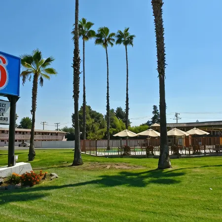 Motel 6 Visalia, CA