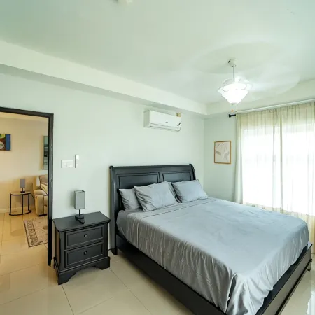 Urban Charm: Modern One Bedroom
