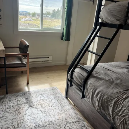 Stylish/Cozy 2 BR Art Deco Retreat- Wifi, AC, Central Location!