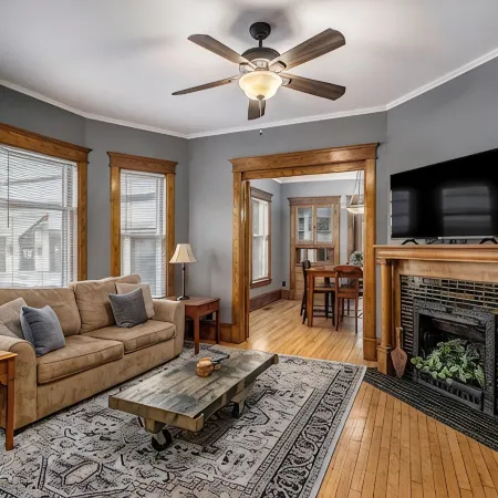 NEW 1st Floor Victorian Flat in Downtown Kalamazoo