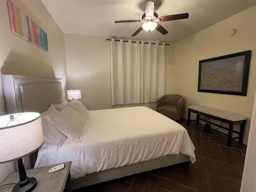 Gilbert/Mesa Solana Luxury Condo 1 Bdrm/1 Bath Near MD Anderson Cancer Center -  Privatzimmer