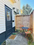 Charming 1-bedroom apartment in the heart of vibrant Foster-Powell, SE Portland - Apartments