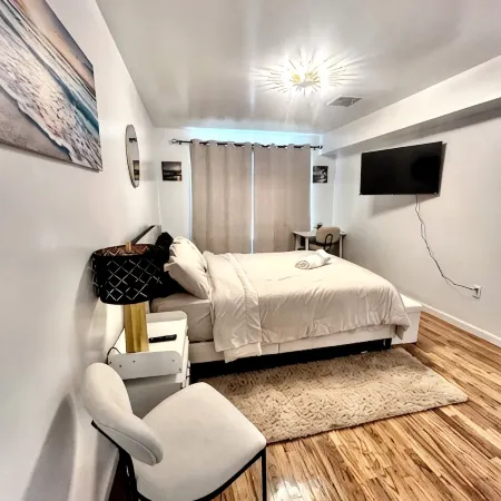 5 Mins to Newark Ewr Int Airport. NYC. Manhattan. Times Square. Parking. Laundry