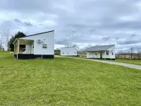 Khyla-NEW tiny home with shared fishing pond - 2-Star