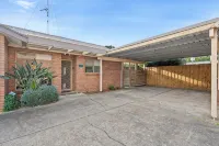 Charming Riverside Unit in Paradise FREE Wi-Fi - 2-Star